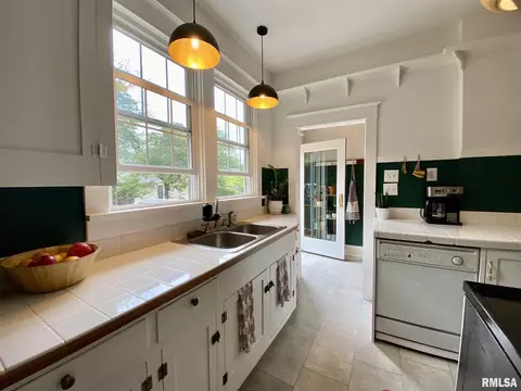508 S Randolph St, Macomb, IL 61455 photo 9