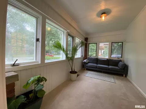 508 S Randolph St, Macomb, IL 61455 photo 3