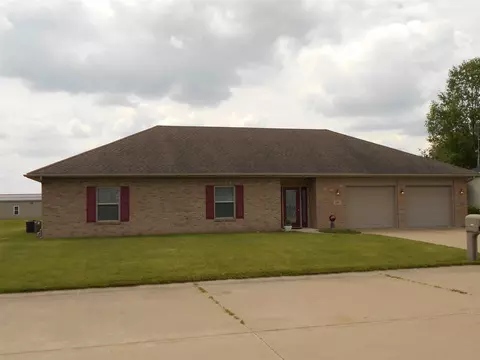 1307 Joseph St, Macomb, IL 61455 photo 2
