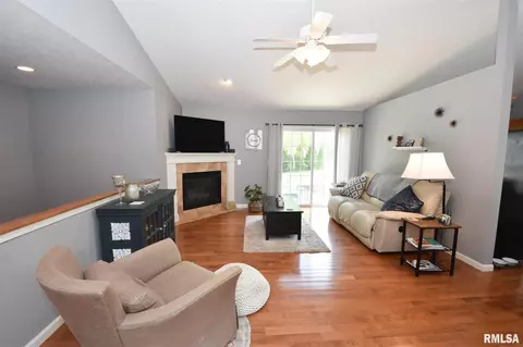 11404 N Casey Ct, Dunlap, IL 61525 photo 9