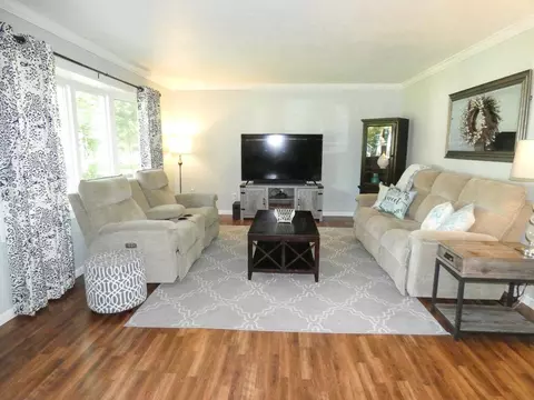 533 Cedar Dr, Metamora, IL 61548 photo 5