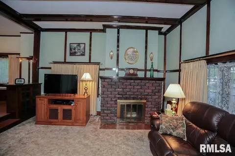 415 E Leo St, Eureka, IL 61530 photo 28