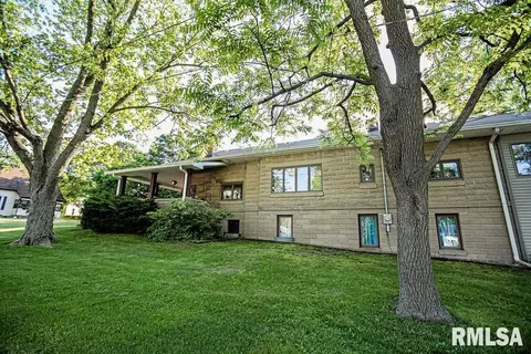 415 E Leo St, Eureka, IL 61530 photo 17
