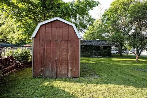415 E Leo St, Eureka, IL 61530 photo 22