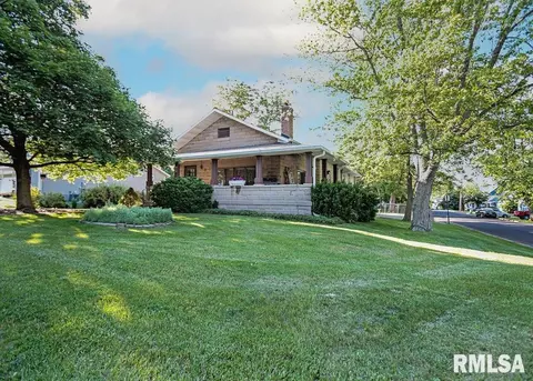 415 E Leo St, Eureka, IL 61530 photo 1