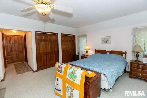 415 E Leo St, Eureka, IL 61530 photo 6