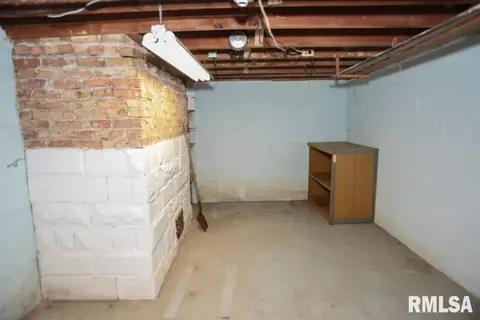 415 E Leo St, Eureka, IL 61530 photo 11