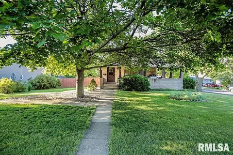 415 E Leo St, Eureka, IL 61530 photo 15