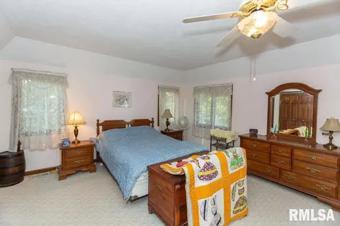 415 E Leo St, Eureka, IL 61530 photo 5