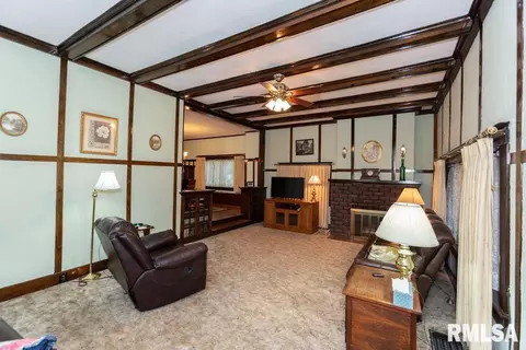 415 E Leo St, Eureka, IL 61530 photo 26
