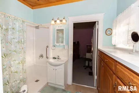 415 E Leo St, Eureka, IL 61530 photo 42