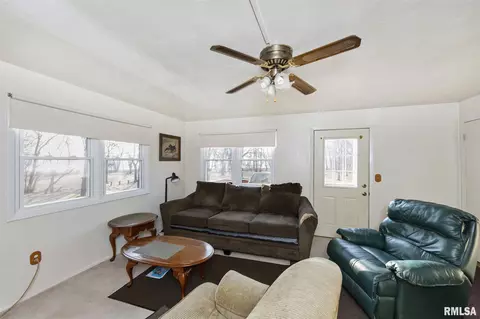 1603 E Beach St, Peoria, IL 61615 photo 4