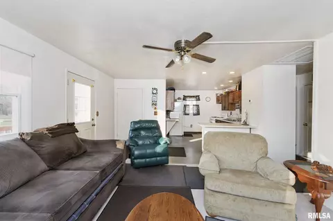 1603 E Beach St, Peoria, IL 61615 photo 6