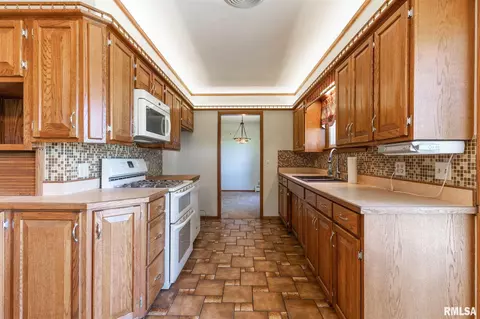 9023 W Monks Ln, Mapleton, IL 61547 photo 5