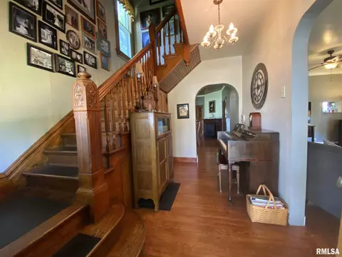 746 E Walnut St, Canton, IL 61520 photo 24