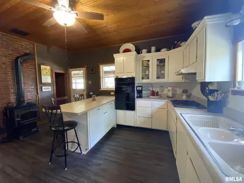 746 E Walnut St, Canton, IL 61520 photo 16