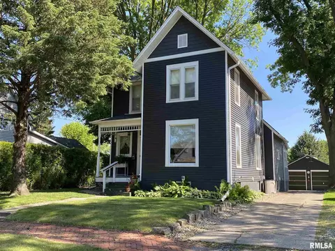 746 E Walnut St, Canton, IL 61520 photo 1
