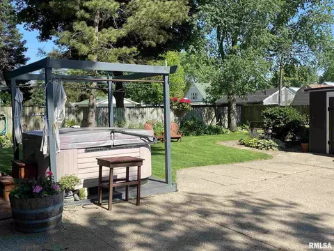 746 E Walnut St, Canton, IL 61520 photo 41