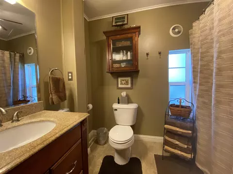 746 E Walnut St, Canton, IL 61520 photo 38