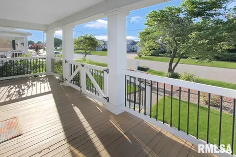 558 Elm St, Canton, IL 61520 photo 3