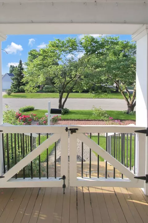558 Elm St, Canton, IL 61520 photo 4