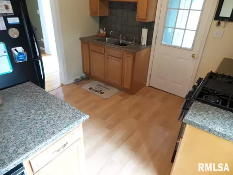 908 Main St, Henry, IL 61537 photo 19