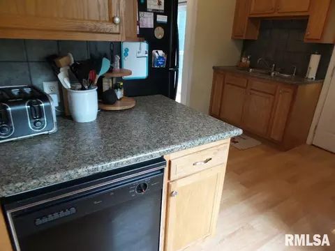 908 Main St, Henry, IL 61537 photo 18
