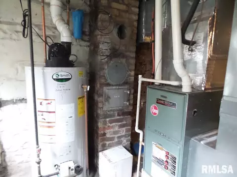 908 Main St, Henry, IL 61537 photo 33
