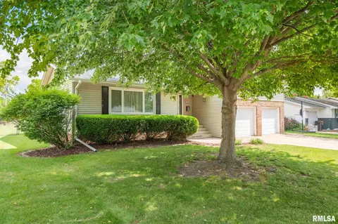 1025 E Monroe St, Morton, IL 61550 photo 2