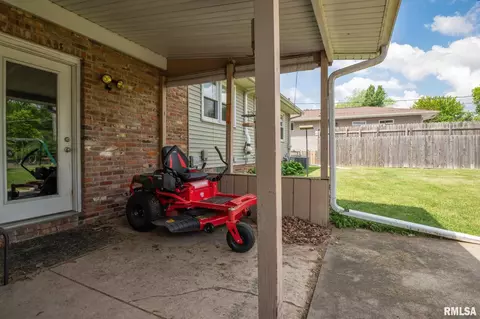 1025 E Monroe St, Morton, IL 61550 photo 36