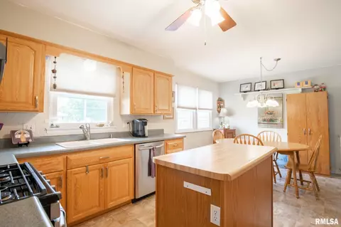 1025 E Monroe St, Morton, IL 61550 photo 13