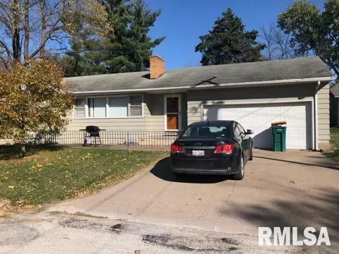 807 Stadium Dr, Macomb, IL 61455 photo 1