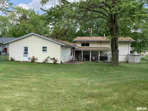 160 Stonegate Dr, Canton, IL 61520 photo 5