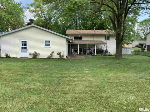 160 Stonegate Dr, Canton, IL 61520 photo 6