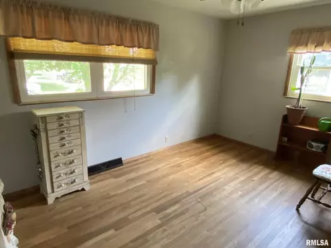 160 Stonegate Dr, Canton, IL 61520 photo 24