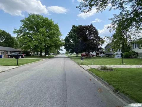 160 Stonegate Dr, Canton, IL 61520 photo 48