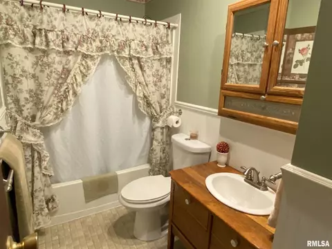 160 Stonegate Dr, Canton, IL 61520 photo 21