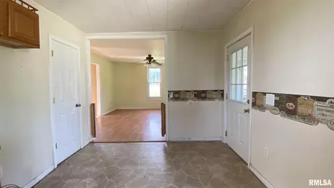 602 N Main St, Abingdon, IL 61410 photo 14