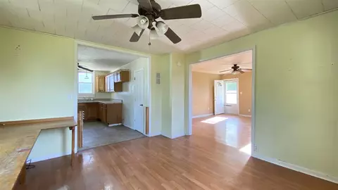 602 N Main St, Abingdon, IL 61410 photo 11