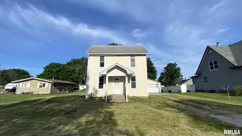 602 N Main St, Abingdon, IL 61410 photo 2