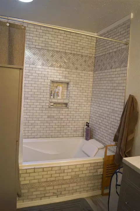 805 Custer Pl, Canton, IL 61520 photo 13