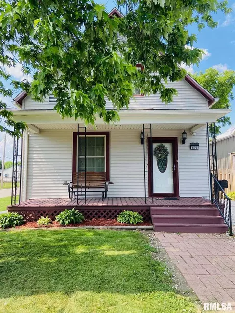 805 Custer Pl, Canton, IL 61520 photo 1