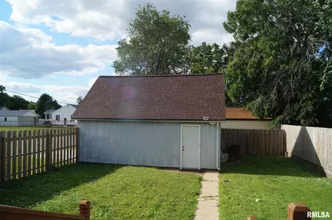805 Custer Pl, Canton, IL 61520 photo 25