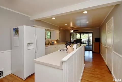 402 Hamilton St, Washington, IL 61571 photo 21