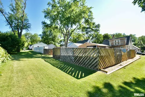 402 Hamilton St, Washington, IL 61571 photo 7