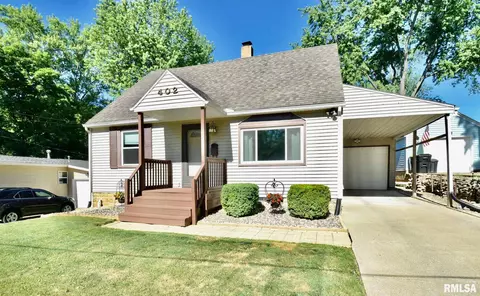 402 Hamilton St, Washington, IL 61571 photo 1