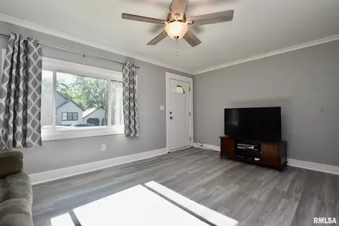402 Hamilton St, Washington, IL 61571 photo 11