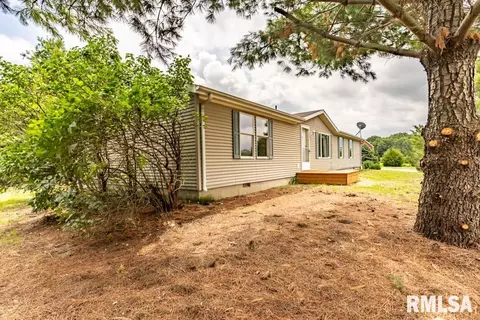 8250 Desutter Rd, Manito, IL 61546 photo 2