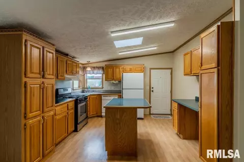 8250 Desutter Rd, Manito, IL 61546 photo 10