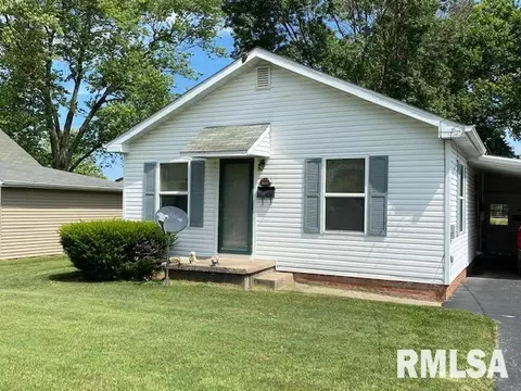 1024 E Oak St, Macomb, IL 61455 photo 4